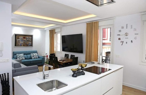 Casco Viejo Apartment | Modern Apartment Steps from Casco Viejo with Free Parking