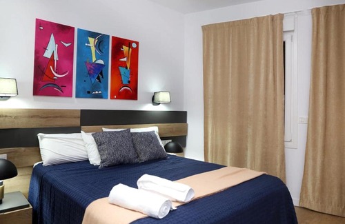 Casco Viejo Apartment | Modern Apartment Steps from Casco Viejo with Free Parking