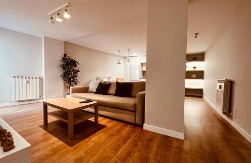 Burgos Apartment | Central Retreat with WiFi, Perfect for Families