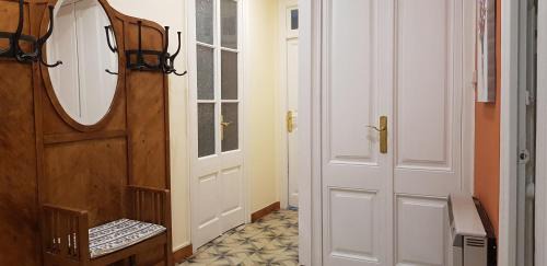 Tremp Apartment | Romantic Getaway with Pet-Friendly Amenities and Top Ratings