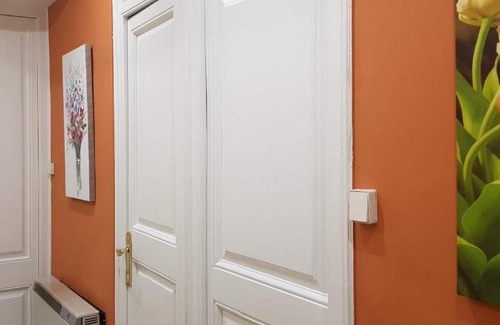 Tremp Apartment | Romantic Getaway with Pet-Friendly Amenities and Top Ratings