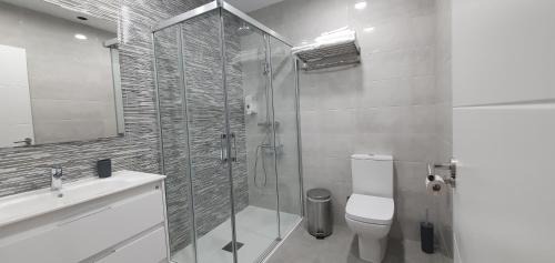 San Cibrao Apartment | Exceptional Pisos Uso Turístico with Oceanfront Amenities