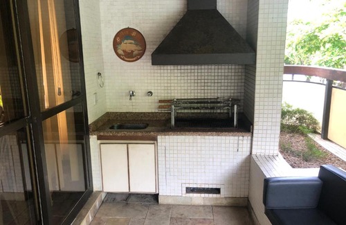 Centro Apartment | Exclusive Pitangueiras Oasis with Pool and Ocean View
