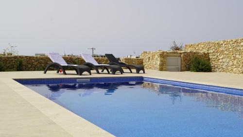 Nadur Villa | Pitt house