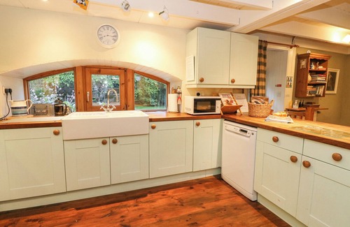 Crieff Cottage | PITTENCLEROCH MILL, family friendly, with open fire in Crieff