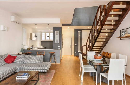 Oltrarno Apartment | Top-Rated Pitti Palace Apartment with Spa and Breakfast