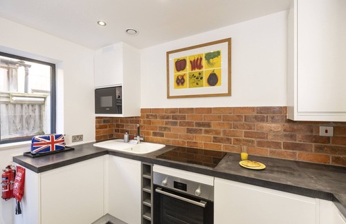 Woodstock Apartment | Cozy Pitts Cottage Annexe with Kitchen in Bladon
