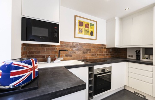 Woodstock Apartment | Cozy Pitts Cottage Annexe with Kitchen in Bladon