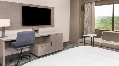 Coraopolis Hotel | Discover Comfort at Pittsburgh Airport Marriott Hotel