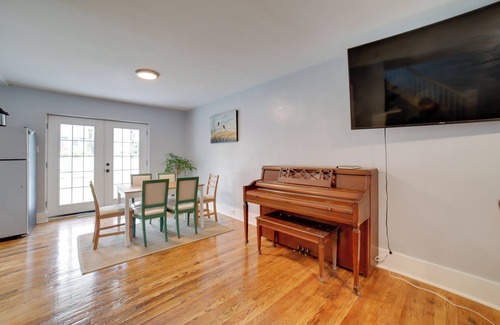 Wilkinsburg House | Pet-Friendly Retreat Near Frick Park: Guest Rated 9.8