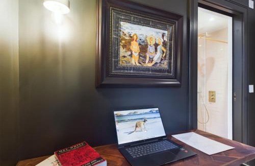 Cheltenham House | Pittville Central: Modern Rooms with Free Wifi & Parking