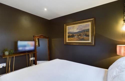 Cheltenham House | Pittville Central: Modern Rooms with Free Wifi & Parking
