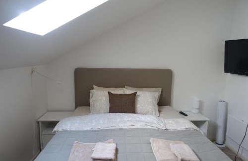 Simrishamn Bed & Breakfast | Enjoy Family-Friendly Comfort at Pizza House Bed Simrishamn
