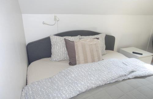 Simrishamn Bed & Breakfast | Enjoy Family-Friendly Comfort at Pizza House Bed Simrishamn