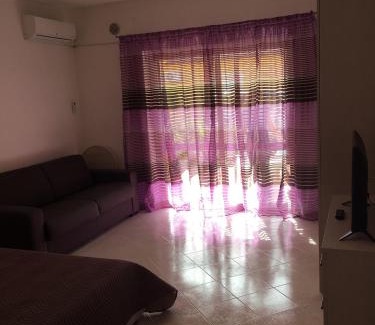 Pizzo Apartment | Beachfront Pizzo Beach Club Studio with Pool & Ocean View