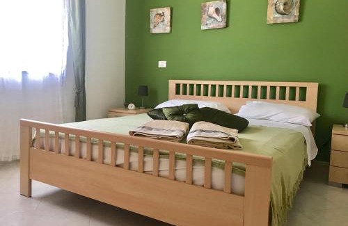Pizzo House | Relaxing Pizzo Beach Club Two-Bed Apartments with Ocean View