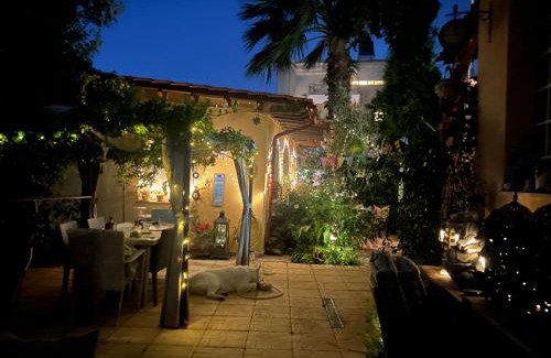 Kifisia Apartment | Exceptional PJ Garden House: 4-Star Oceanfront Retreat