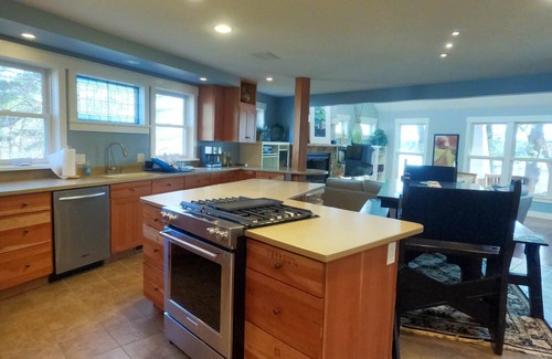 Spring Lake Cabin | PJ's Cedar Cabin - Pet-Friendly Retreat with Spa and Hot Tub