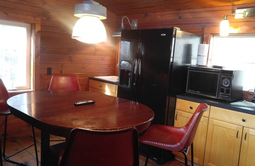 Spring Lake Cabin | PJ's Cedar Cabin - Pet-Friendly Retreat with Spa and Hot Tub