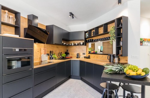 Pjescana Uvala Apartment | Pet-Friendly Paradise in Pješčana Uvala - Rated 10/10