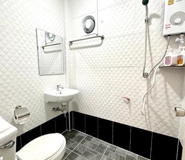 Betong Apartment | Cozy Pk House - Family-Friendly Accommodation in Sala201