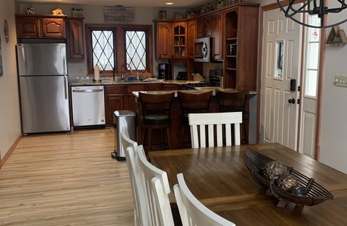 Clymer Condo | Modern Canterbury Woods Retreat with Golf Course Views