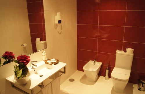 Tabuaco Hotel | Relax at Plácido Hotel Douro - Family-Friendly Retreat