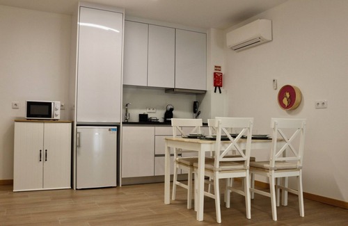 Ponte de Lima Apartment | Scenic Plátanos & River Views II with Spa and Breakfast