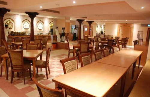 Tiruchirappalli Hotel | Budget-Friendly PLA Krishna Inn with Family Amenities