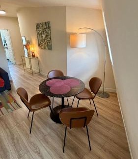 Ternes Apartment | Modern Place de l'Etoile, Wagram - Family-Friendly Stay