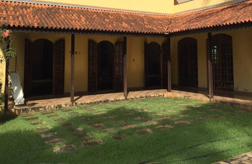 Bofete House | Relaxing Getaway in Bofete, SP with Pool & Green Spaces