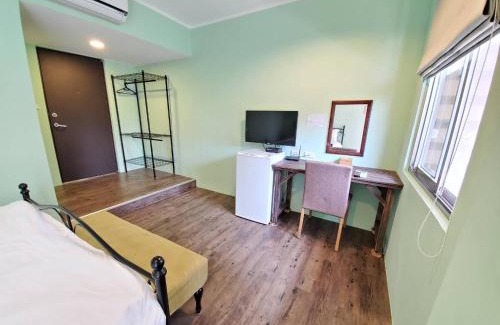 Zhongshan Hotel | Budget-Friendly Place Inn Taipei: Family and Guest Rated 9/10