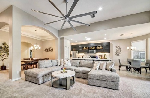 Venice House | Elegance and Style on a Golf Course with Ocean Views
