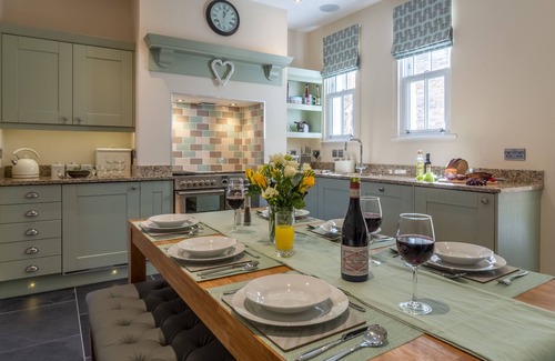 Fowey House | Experience Place View: A Traditional Cornish Cottage