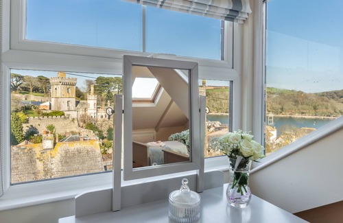 Fowey House | Experience Place View: A Traditional Cornish Cottage