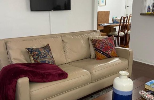 Douglas Apartment | Serene Retreat in the Heart of Miami with Pet-Friendly Amenities