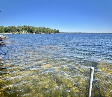 Sebago Villa | Cozy Pet-Friendly PLACYD PINES Cottage for Family Retreats
