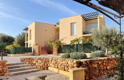 Bandol Apartment | Peaceful Plage du Capelan with Oceanfront Pool & Spa