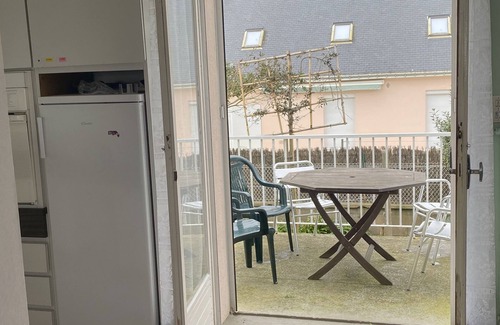 Gavres House | Beachfront Escape at Plage Sable Blanc with Pool & Ocean View