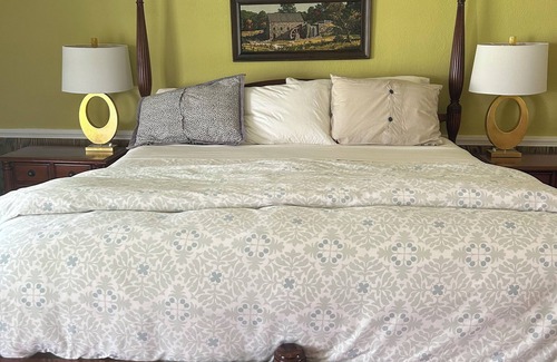 Franconia Hotel | Plain Kate's Inc
