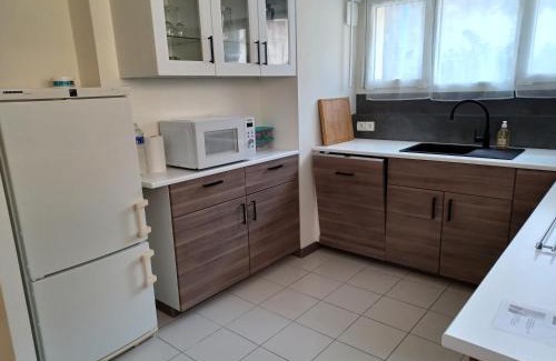Porchefontaine Apartment | Peaceful Appart in Versailles with Eiffel Tower Access