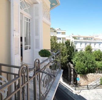 Plaka Bed & Breakfast | Elegant Plaka Arch Suites: Child-Friendly with Top Ratings