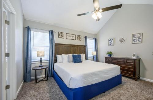 Adairsville House | Cozy Open Air Retreat by the Lake, Pet & Child Friendly