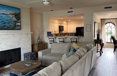 Horseshoe Bay Condo | Celebrate Father's Day with Amazing Amenities and 10/10 Rating