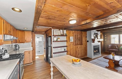Malletts Bay Cabin | Plan your next Vermont getaway to Little Red Cabin!
