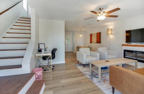Macon House | Modern Two Bedroom Townhouse for Your Next Getaway in GA
