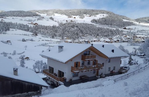 Villnoss Apartment | Planatschhof: 4-Star Hotel with Spa & Family-Friendly Amenities
