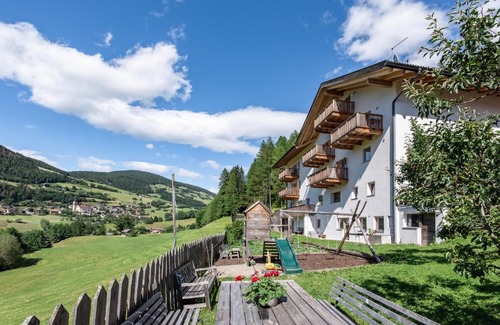 Villnoss Apartment | Planatschhof: 4-Star Hotel with Spa & Family-Friendly Amenities