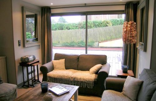 Hautot-sur-Mer House | Welcoming Getaway at Planches - Pet & Child Friendly Stay
