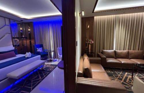 Thane Hotel | Experience Planet Hollywood Thane: Pool & Spa Awaits You!